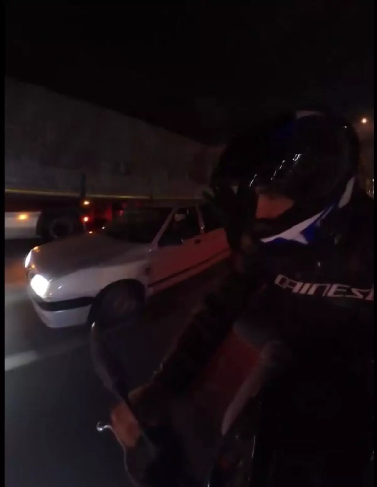 Eskişehir\'de Motosiklete Çarpan Otomobil Kaçtı