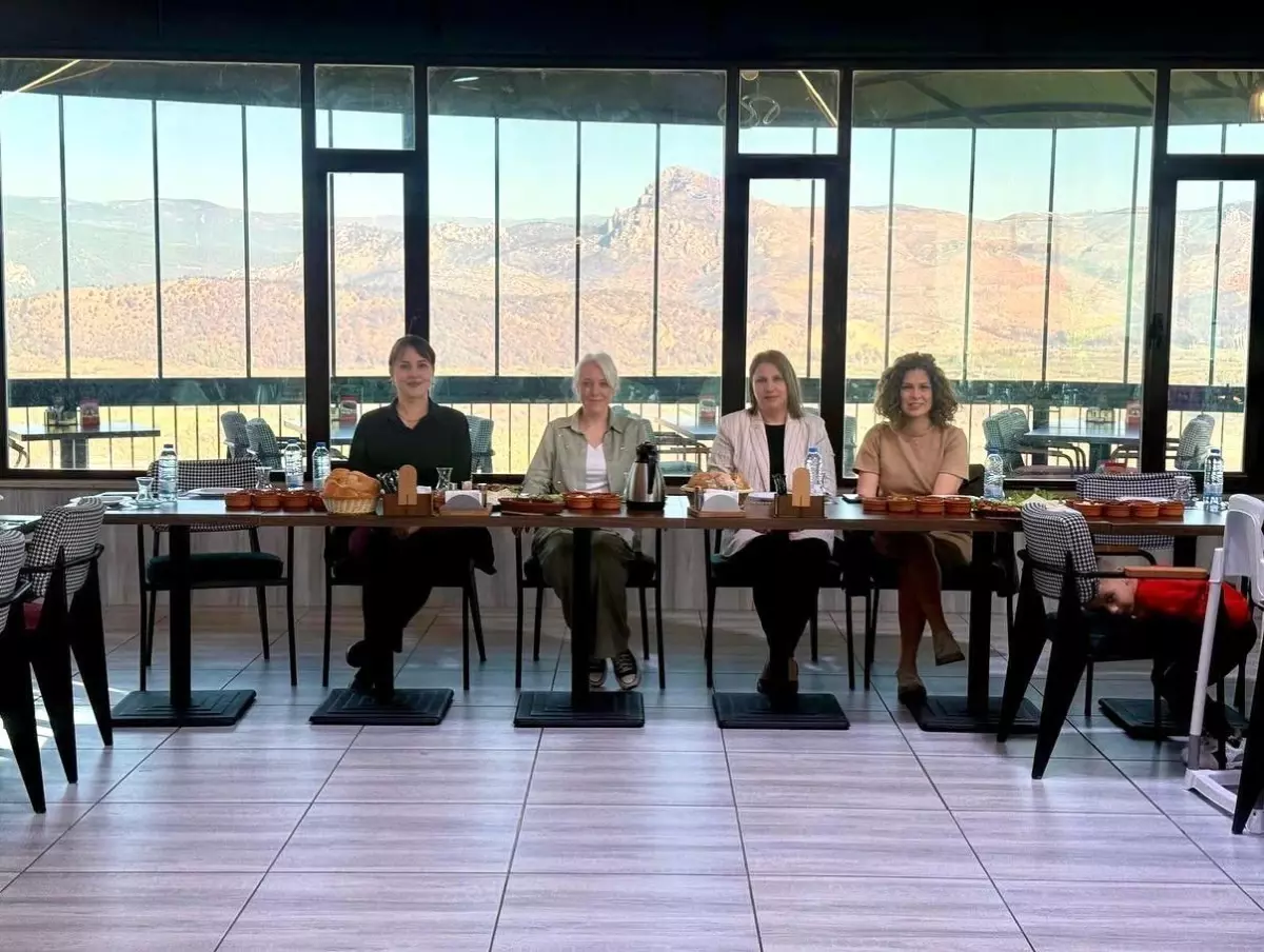 Polis Eşleri Derneği\'nden Osmaneli Buluşması