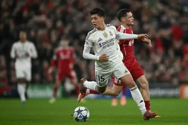 Şampiyonlar Ligi'nde gece yarısı Arda Güler krizi: Onu neden orada oynattın?