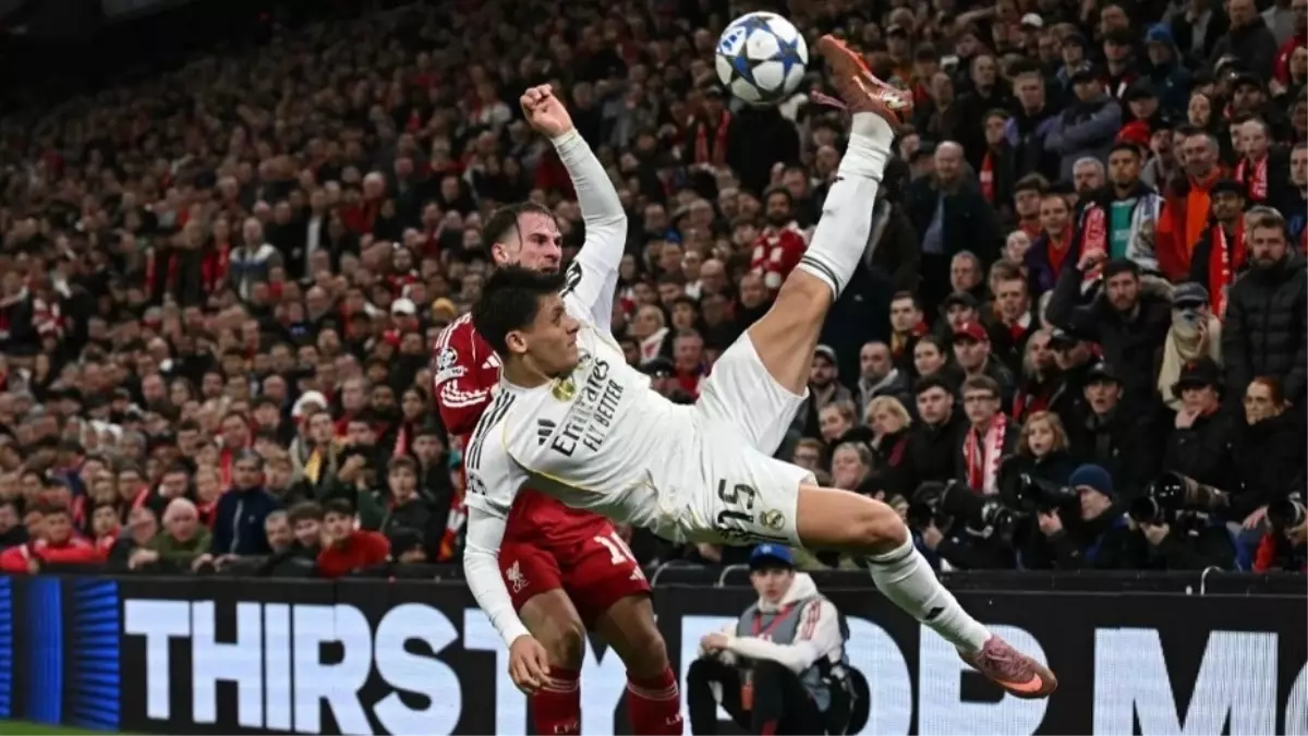 Şampiyonlar Ligi\'nde gece yarısı Arda Güler krizi: Onu neden orada oynattın?