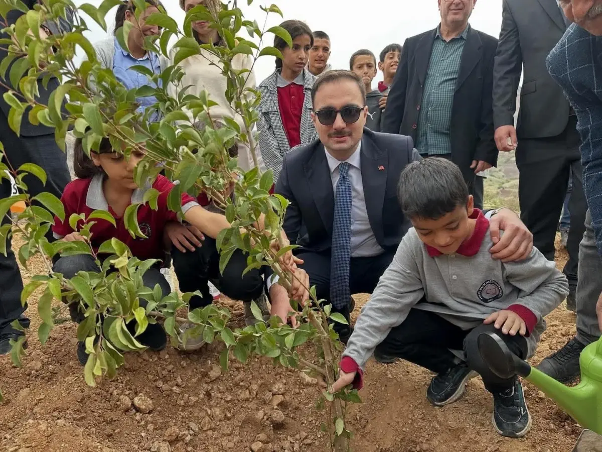 Adıyaman\'da \'Yüz Fidan Projesi\' Etkinliği Düzenlendi