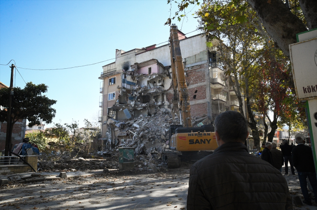 Sındırgı 'afet bölgesi' ilan edildi Sındırgı 'afet bölgesi' ilan edildi