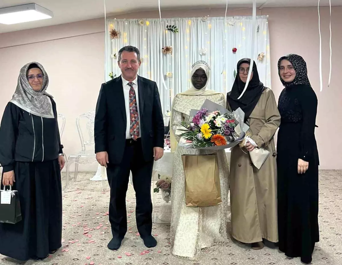 Sudanlı Öğrenci 8 Ayda Hafız Oldu