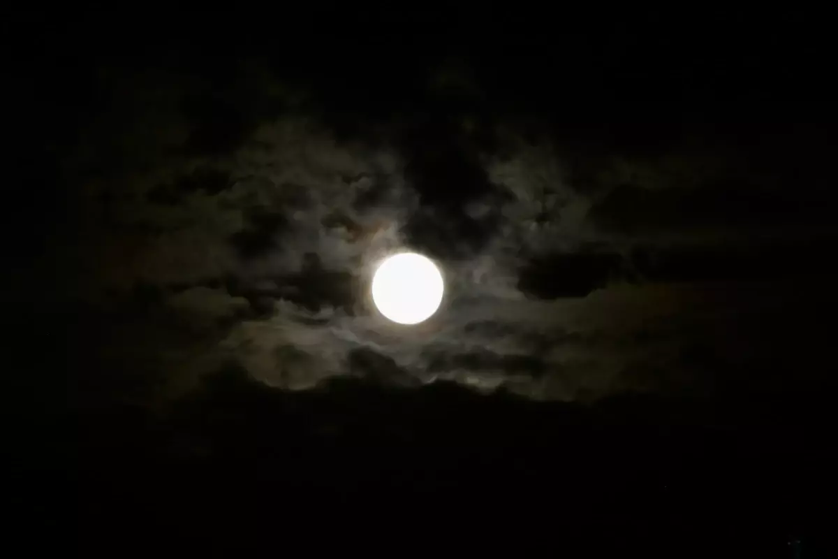 Manisa\'da 2025\'in En Parlak Dolunayı