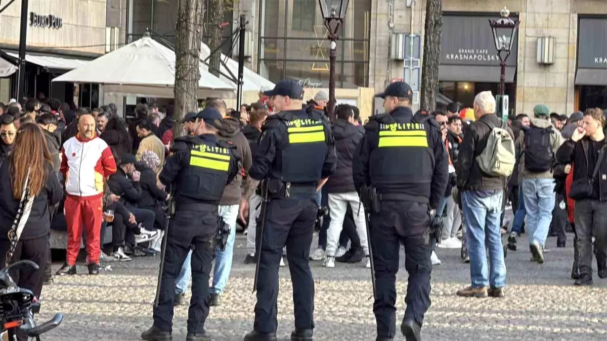 Galatasaray Taraftarları Amsterdam\'da Coştu