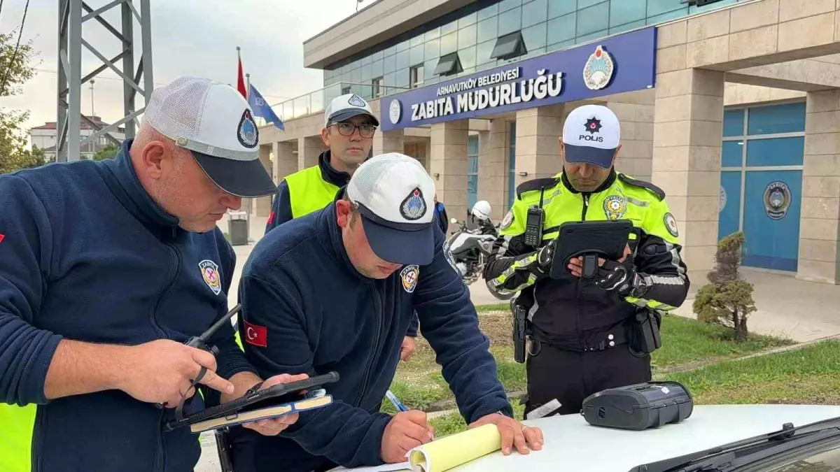 Sürücü Kaldırıma Çıktı, 2 Bin TL Ceza Yedi!