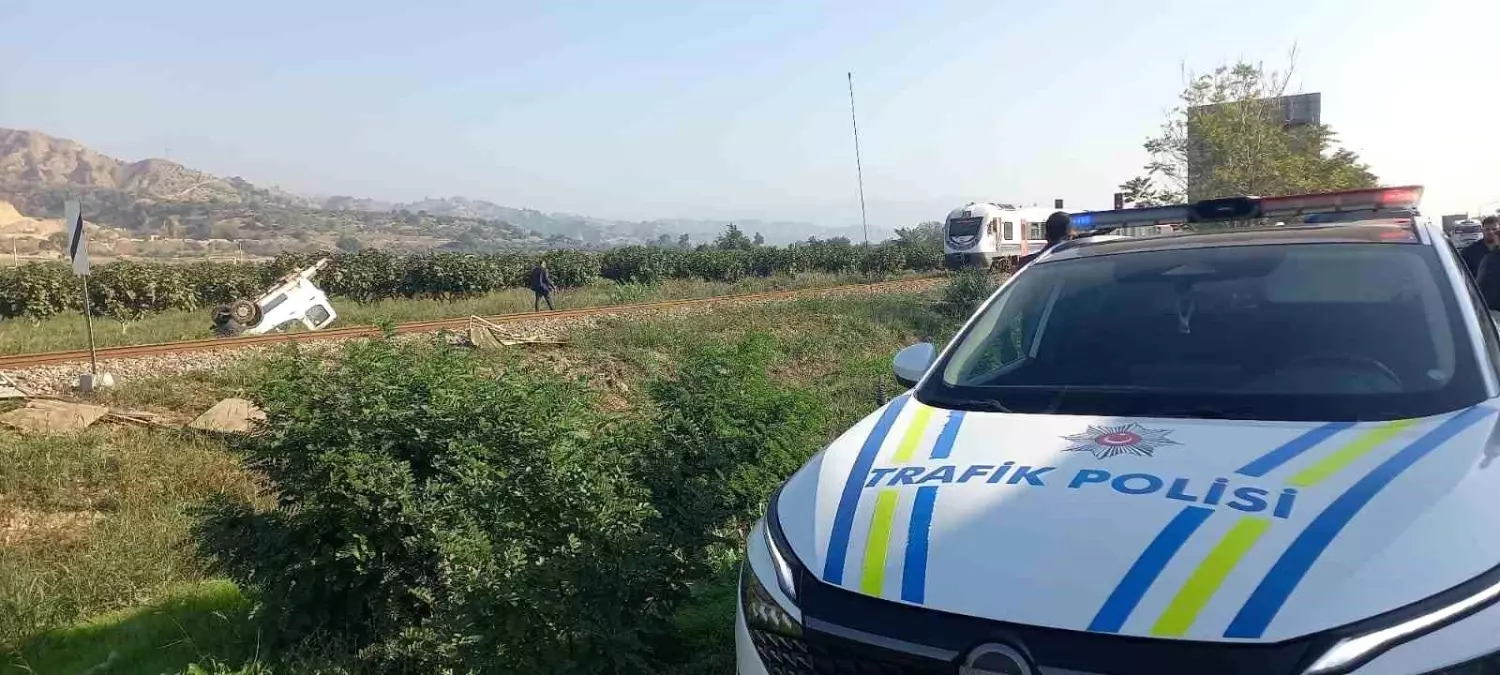 Tren Kamyonete Çarptı, 1 Yaralı