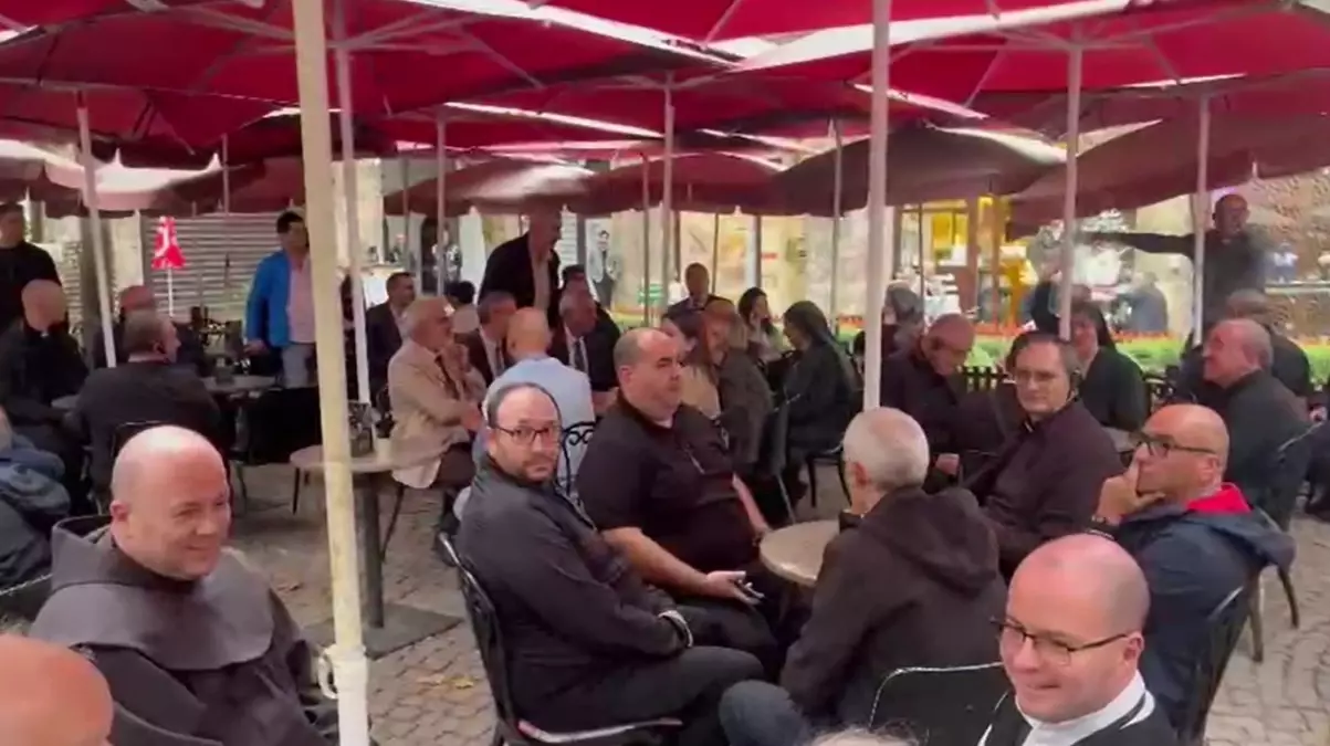 Papa Heyeti İznik\'te Türk Kahvesi İçti