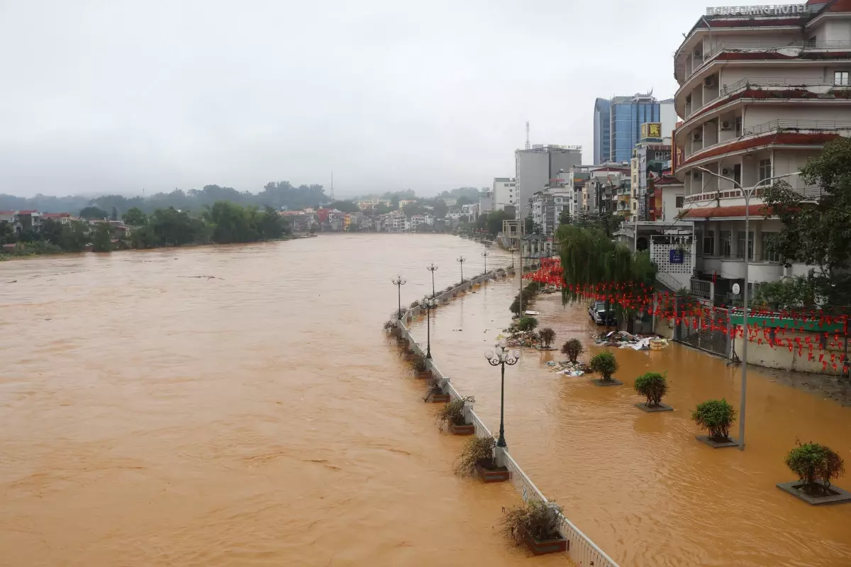 Vietnam\'da Sel Felaketi: 47 Ölü