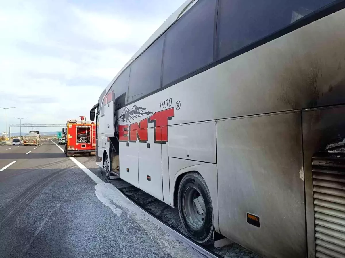 Bolu\'da Yolcu Otobüsü Yangın Çıkardı