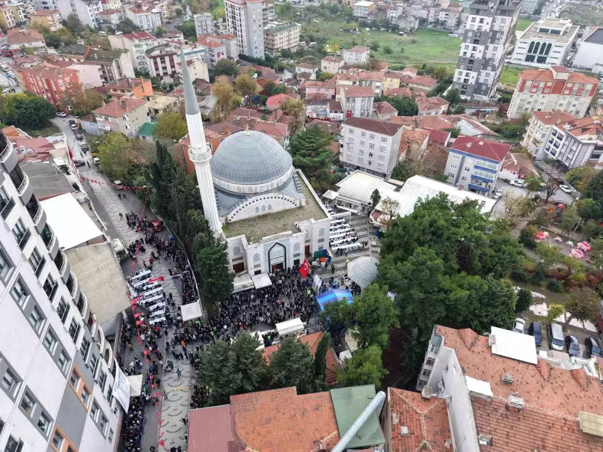 Bağcılar\'da 102. Türbe Dede Pilav Günü Coşkuyla Kutlandı