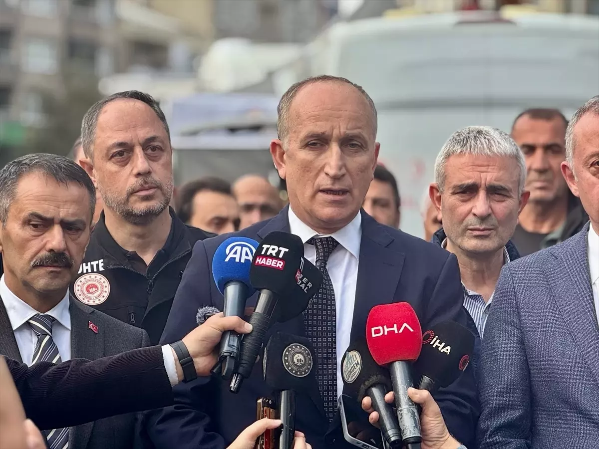 Gebze\'de Bina Çöktü, İnceleme Başlatıldı