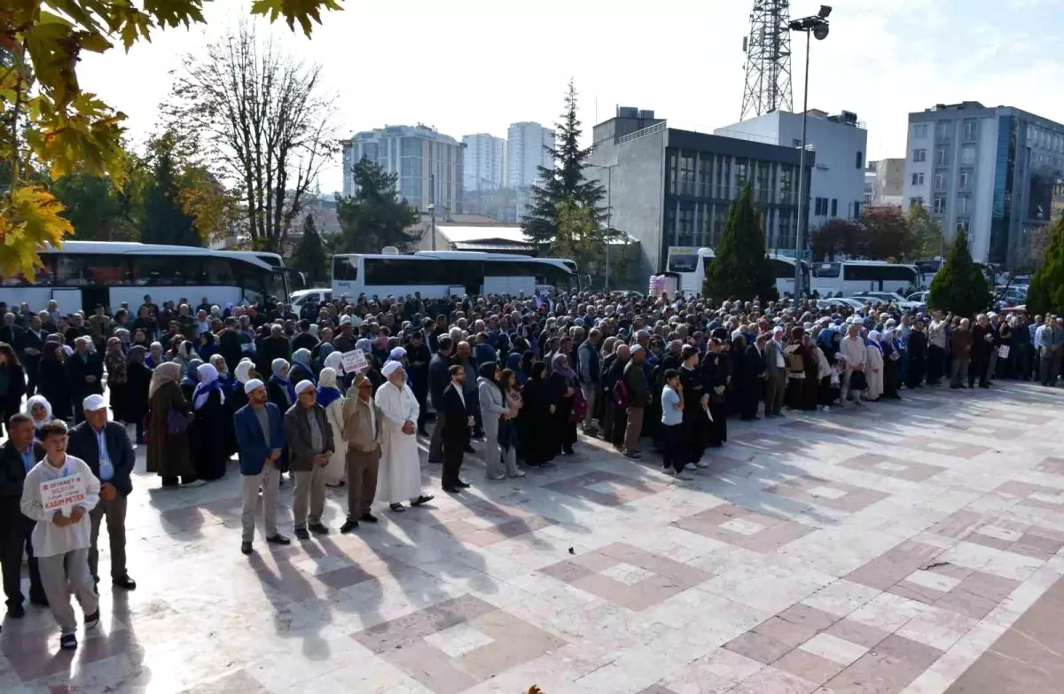 Bilecik\'ten 305 Umreci Kutsal Topraklara Uğurlandı