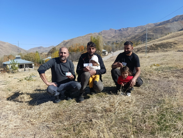 Bu köyde imam hariç herkesin soyadı aynı Bu köyde imam hariç herkesin soyadı aynı