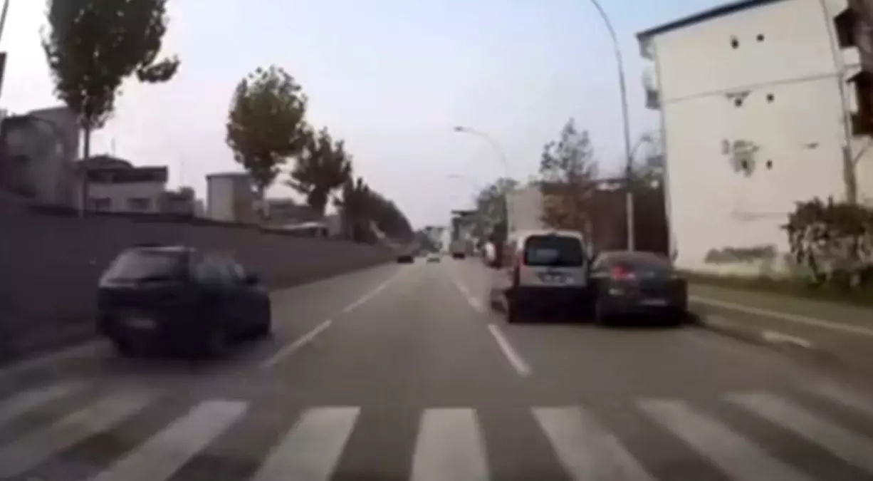 Bursa\'da Trafik Kazaları Kameralara Yansıdı