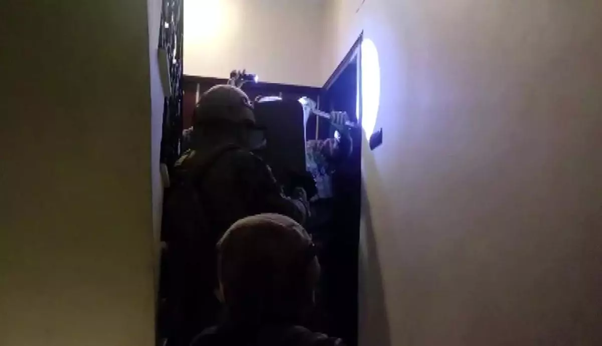 Adana\'da Silah Ticareti Şebekesi Çökertildi