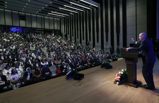 Cumhurbaşkanı Erdoğan'dan Özgür Özel'in sözlerine yanıt: Ayarları bozulmuş hakaret otomatı Cumhurbaşkanı Erdoğan'dan Özgür Özel'in sözlerine yanıt: Ayarları bozulmuş hakaret otomatı