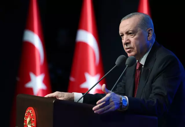Cumhurbaşkanı Erdoğan'dan Özgür Özel'in sözlerine yanıt: Ayarları bozulmuş hakaret otomatı Cumhurbaşkanı Erdoğan'dan Özgür Özel'in sözlerine yanıt: Ayarları bozulmuş hakaret otomatı