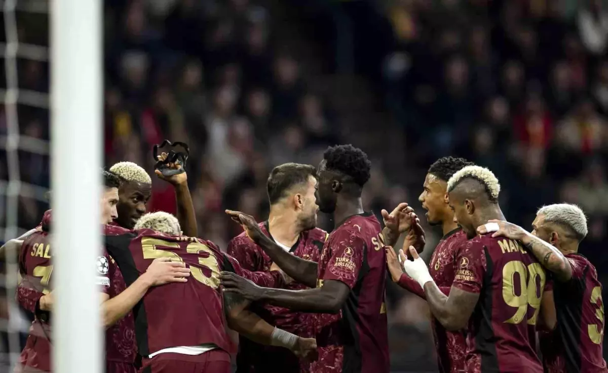 Galatasaray, Ajax\'ı 3-0 Yendi