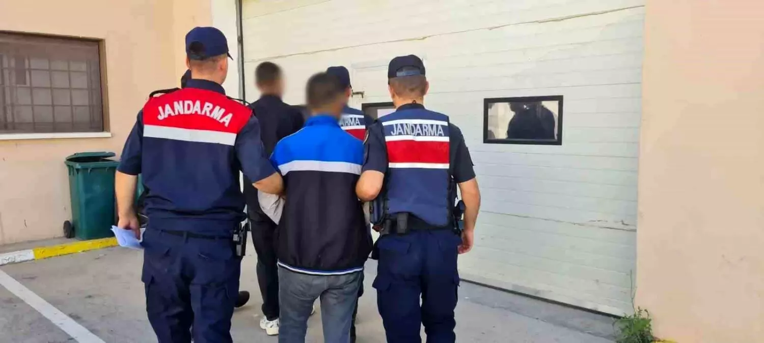 Gaziantep\'te 3 Düzensiz Göçmen ve 3 Organizatör Yakalandı