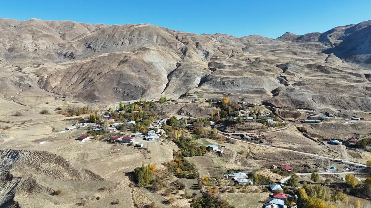 Bu köyde imam hariç herkesin soyadı aynı