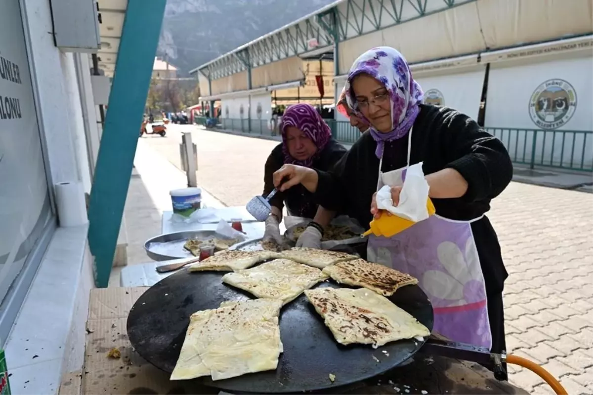 Başkan Hamamcı, İnönü Kadınlarının El Emeği Ürünlerini Tattı