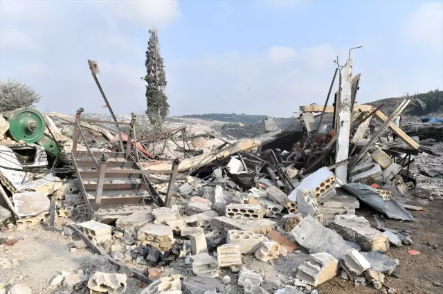 İsrail ordusu, Lübnan'ın güneyindeki Hizbullah hedeflerine saldırdı İsrail ordusu, Lübnan'ın güneyindeki Hizbullah hedeflerine saldırdı