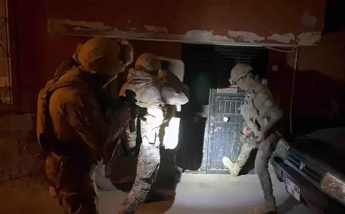 Kurusıkı Çetesi Çökertildi: 21 Gözaltı