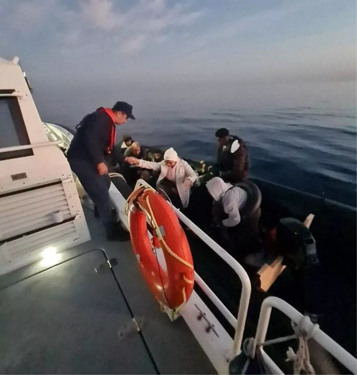 Kuşadası\'nda 14 Düzensiz Göçmen Yakalandı