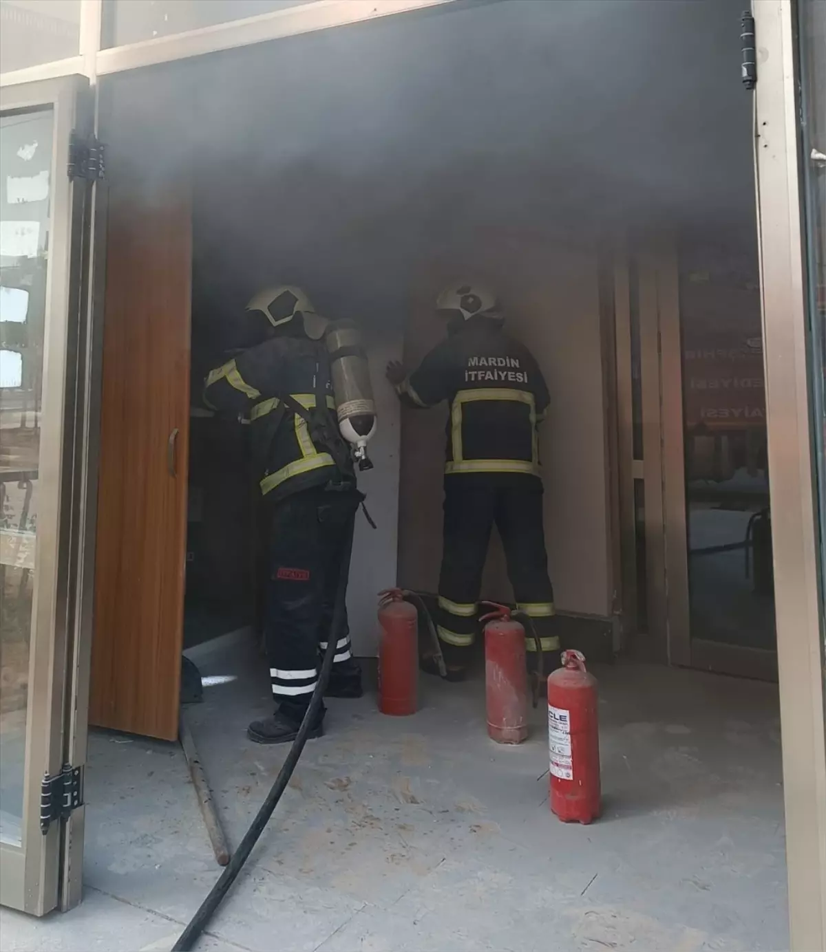 Nusaybin\'de Apartman Yangını