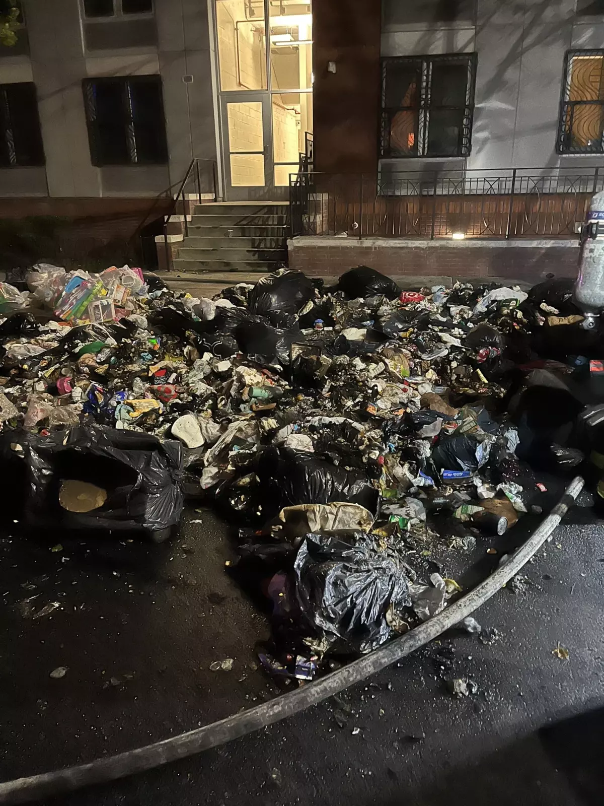 New York\'ta araçta patlama meydana geldi: 7 itfaiyeci yaralandı