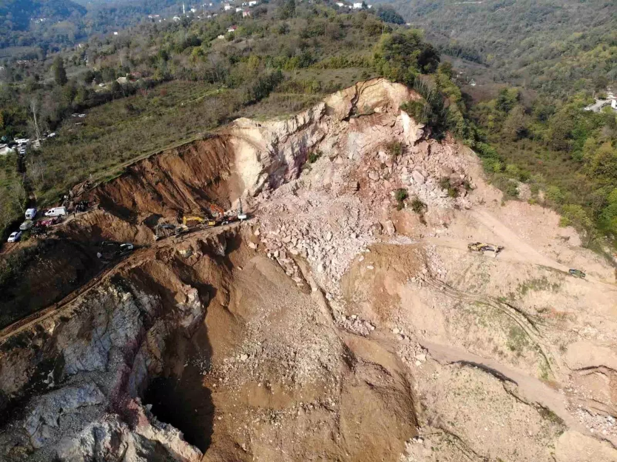 Fatsa\'da Taş Ocağı Göçüğü: Arama Çalışmalarına Ara Verildi