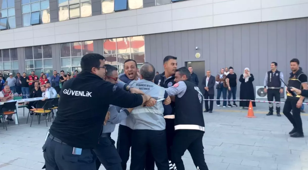Osmaniye Hastanesi Afet Tatbikatı Gerçeğe Yakın Şartlarda Yapıldı