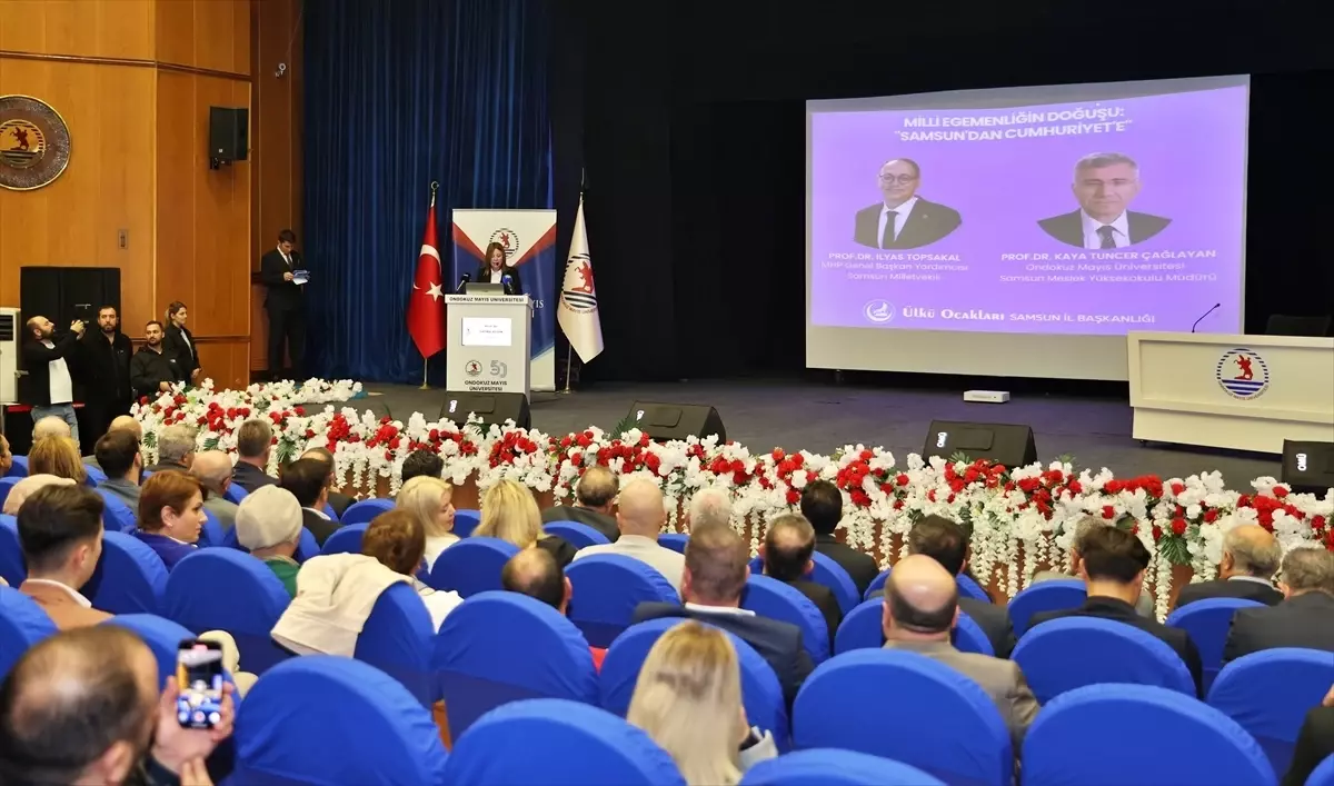 Samsun\'da Cumhuriyet Paneli Yapıldı