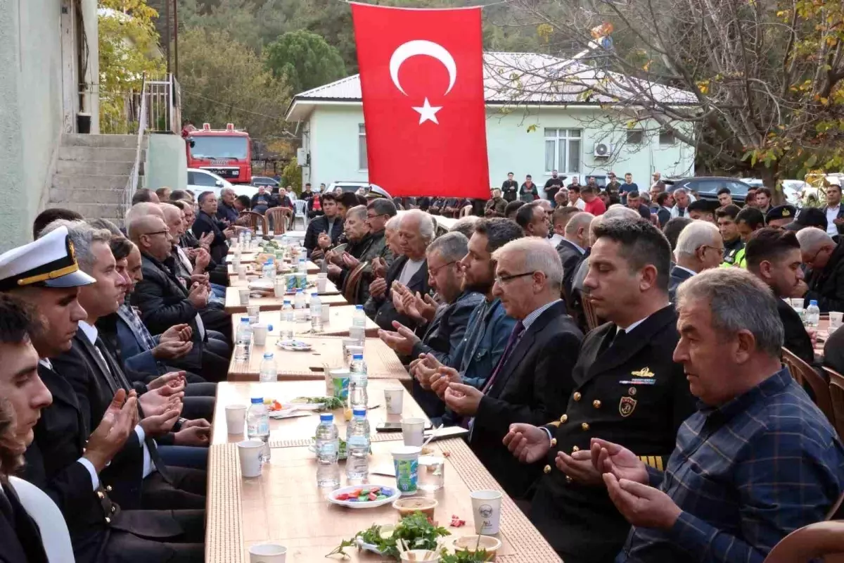 Şehit Deniz Teğmen Öz için mevlit okutuldu