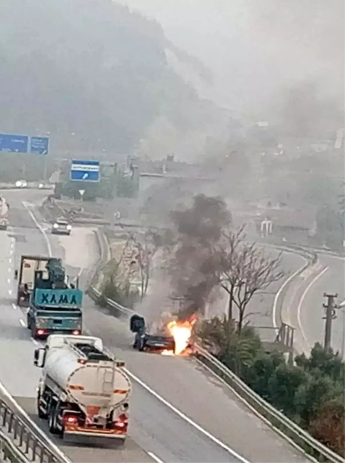 Pamukova\'da Otomobil Yangını