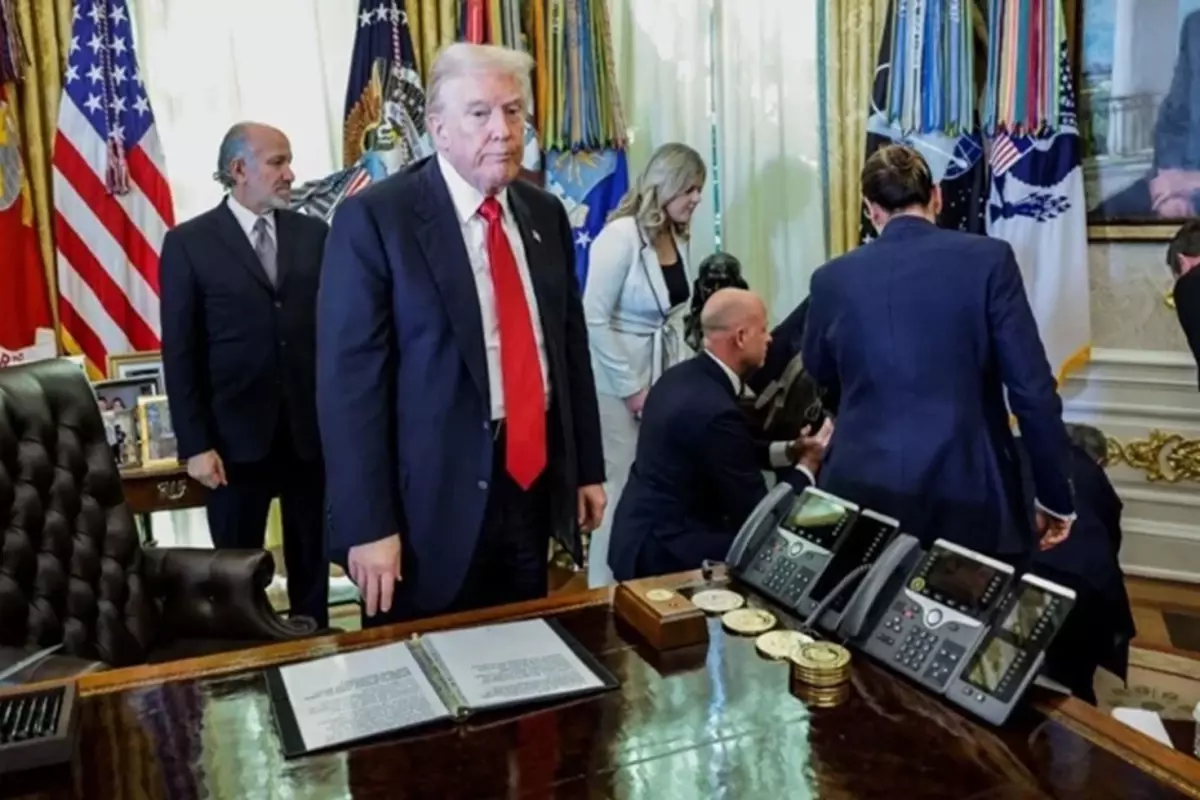 Beyaz Saray\'da korku dolu anlar! İlk müdahaleyi Mehmet Öz yaptı