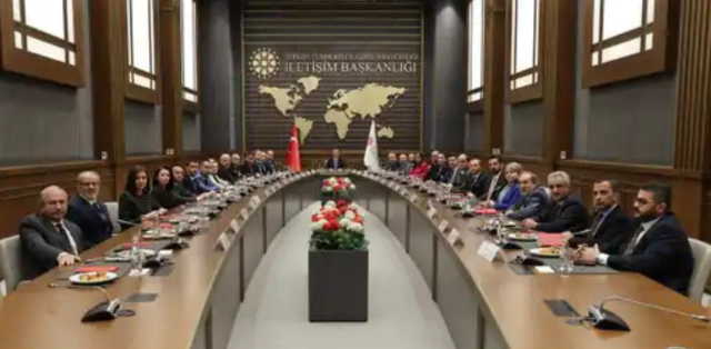 Türkiye Basın Federasyonu, medyanın sorunlarını Burhanettin Duran'a aktardı Türkiye Basın Federasyonu, medyanın sorunlarını Burhanettin Duran'a aktardı