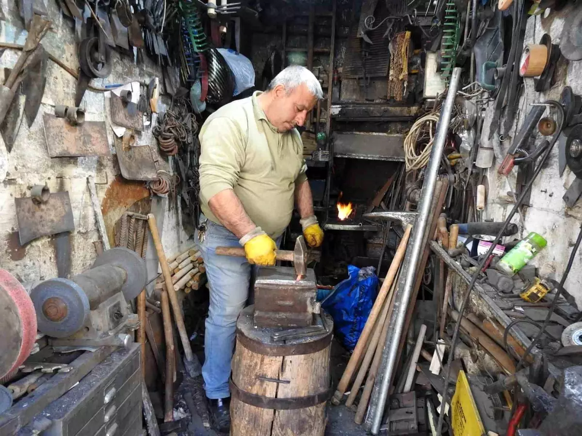 Kemal Etçi: Demirciliği Yaşatmaya Çalışıyor