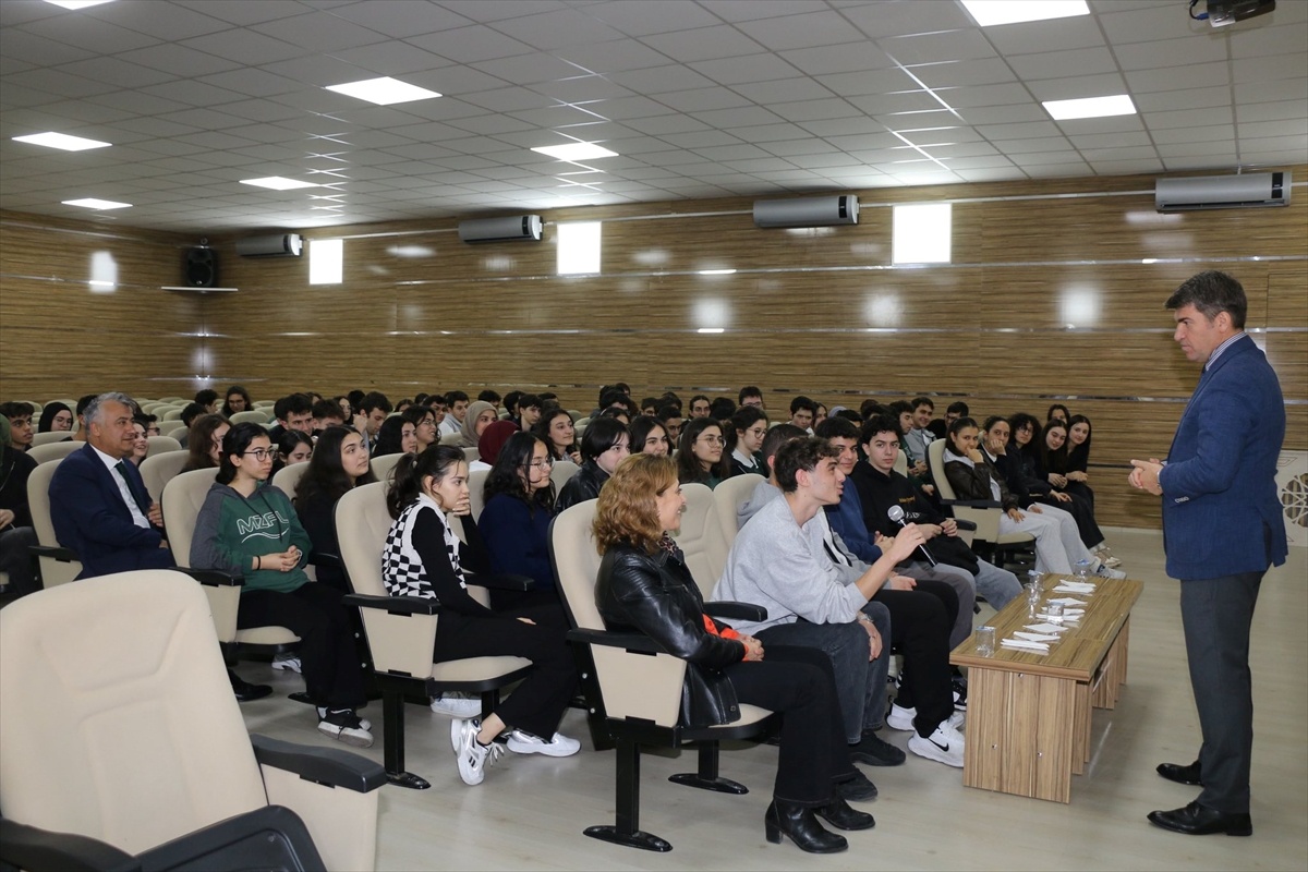 Vali Bakan\'dan Fen Lisesi Ziyareti