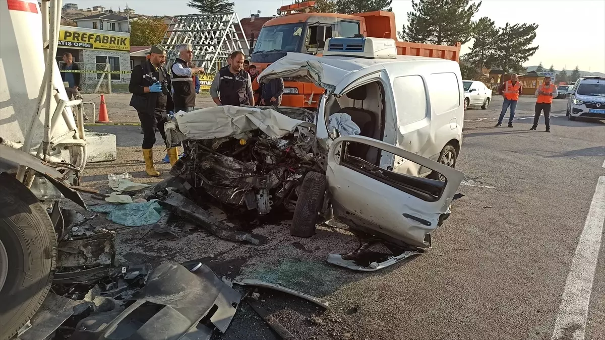 Kahramankazan\'da Trajik Kaza: 3 Ölü