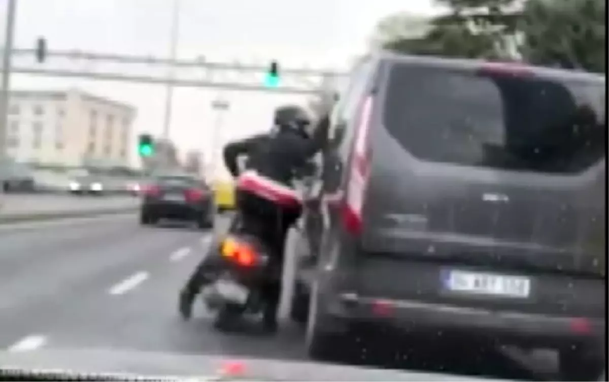 Avcılar\'da Trafik Kavgası