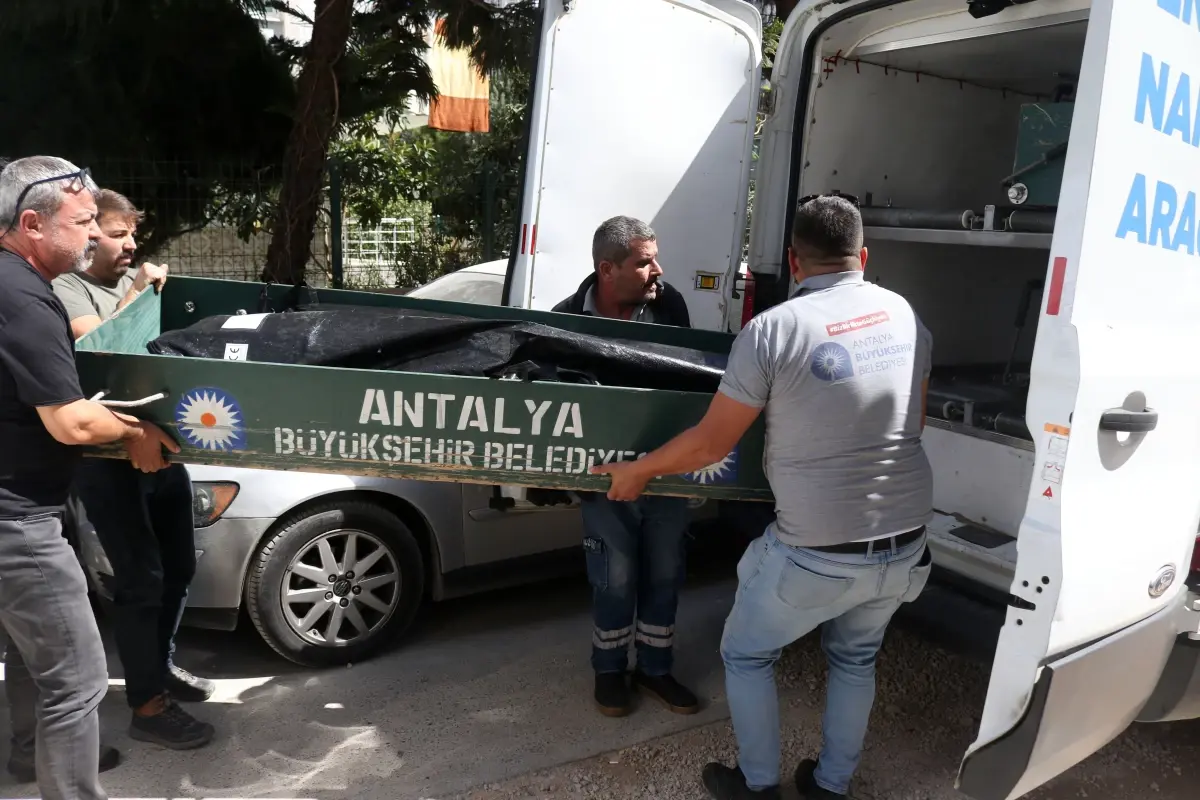 Babasını Bıçaklayarak Öldüren Oğul Ağırlaştırılmış Hapis Cezası Aldı