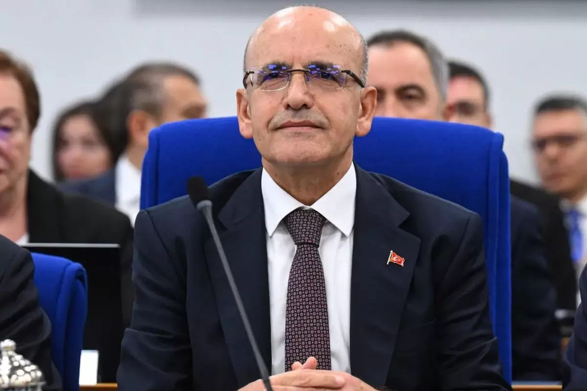 Bakan Şimşek\'ten hasta olduğu yönündeki iddialara net yanıt