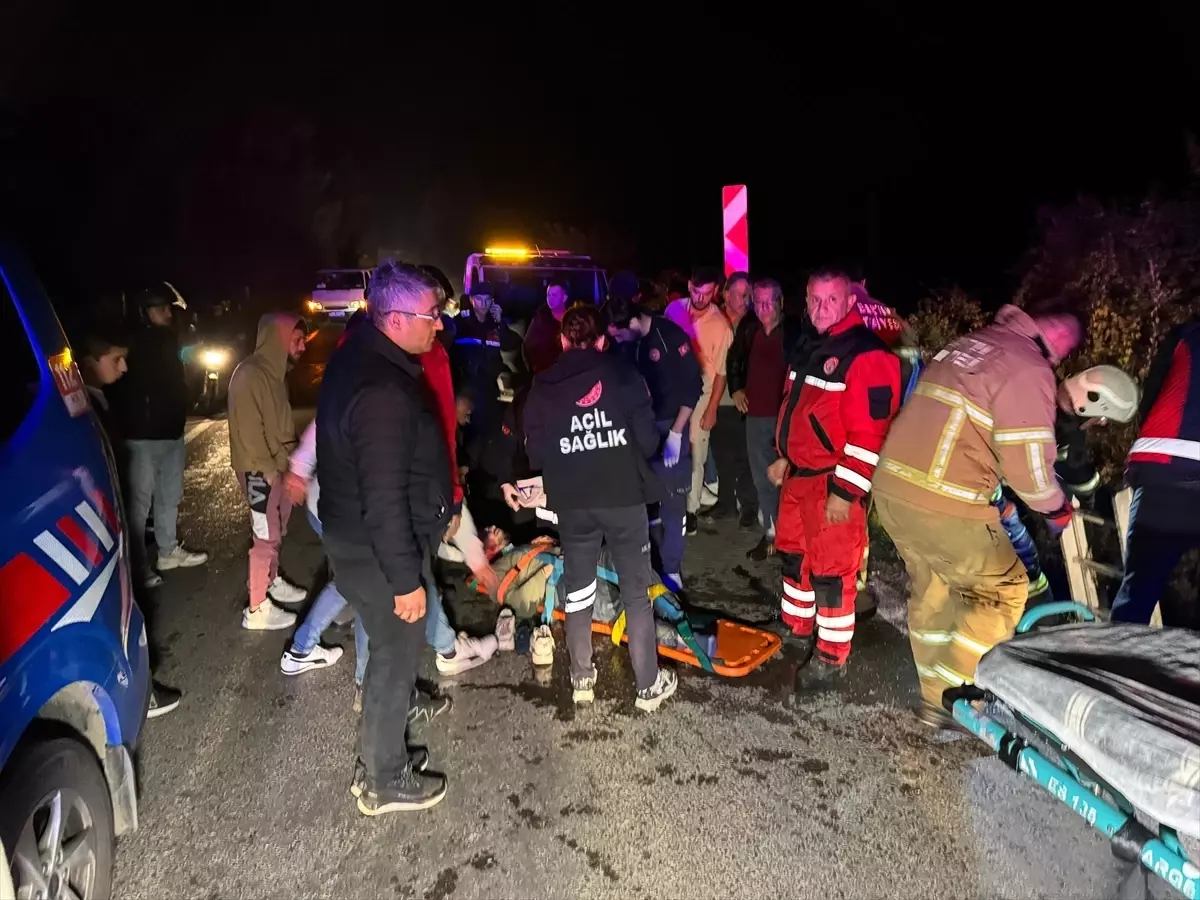 Bartın\'da Motosiklet Kazası: Sürücü İtfaiye Tarafından Kurtarıldı