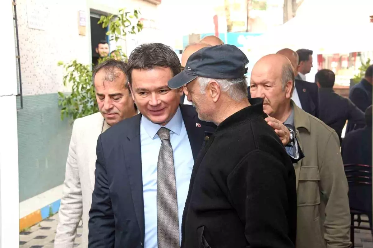 Osmangazi Belediye Başkanı Erkan Aydın, Bağlarbaşı Mahallesi\'ni Ziyaret Etti