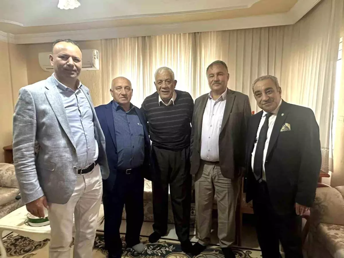 Beyağaç Belediye Başkanı, Altın Kemerli Başpehlivan Hüseyin Çokal\'ı Ziyaret Etti