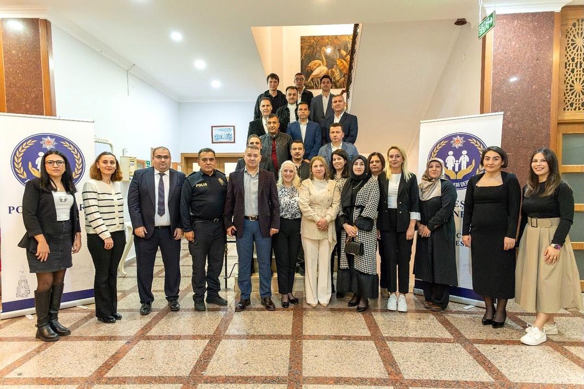 Polis Eşleri Derneği\'nden Motivasyon Programı