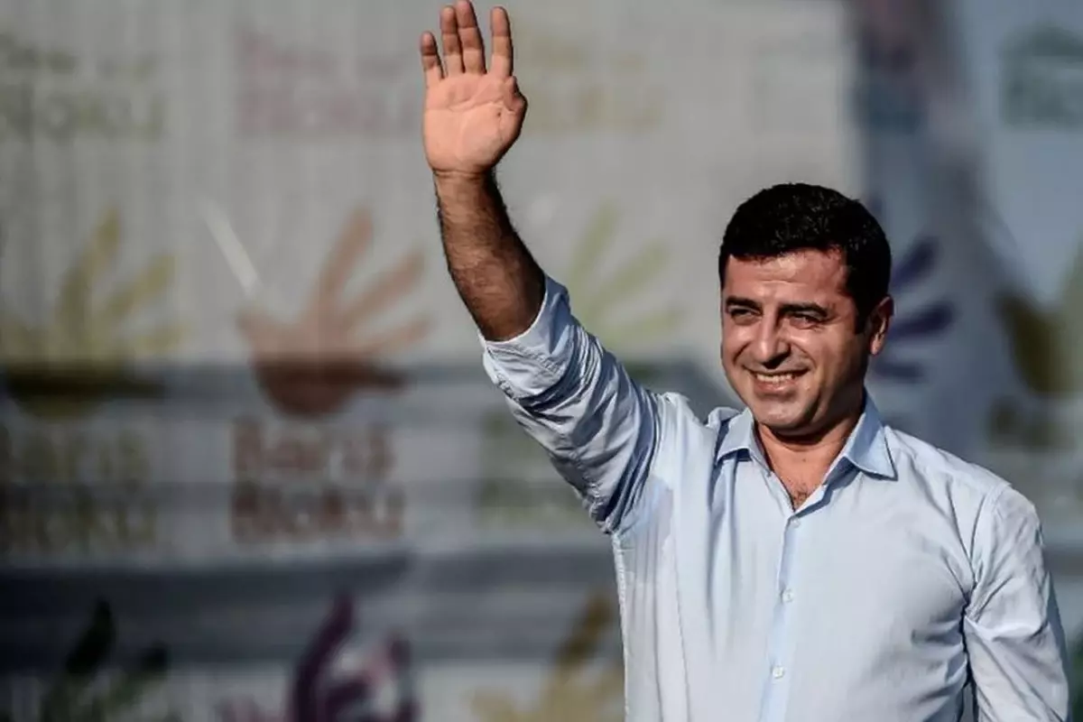 DEM Partili Cengiz Çandar: Gece Ankara\'daydım, Demirtaş saatler içinde tahliye olabilir