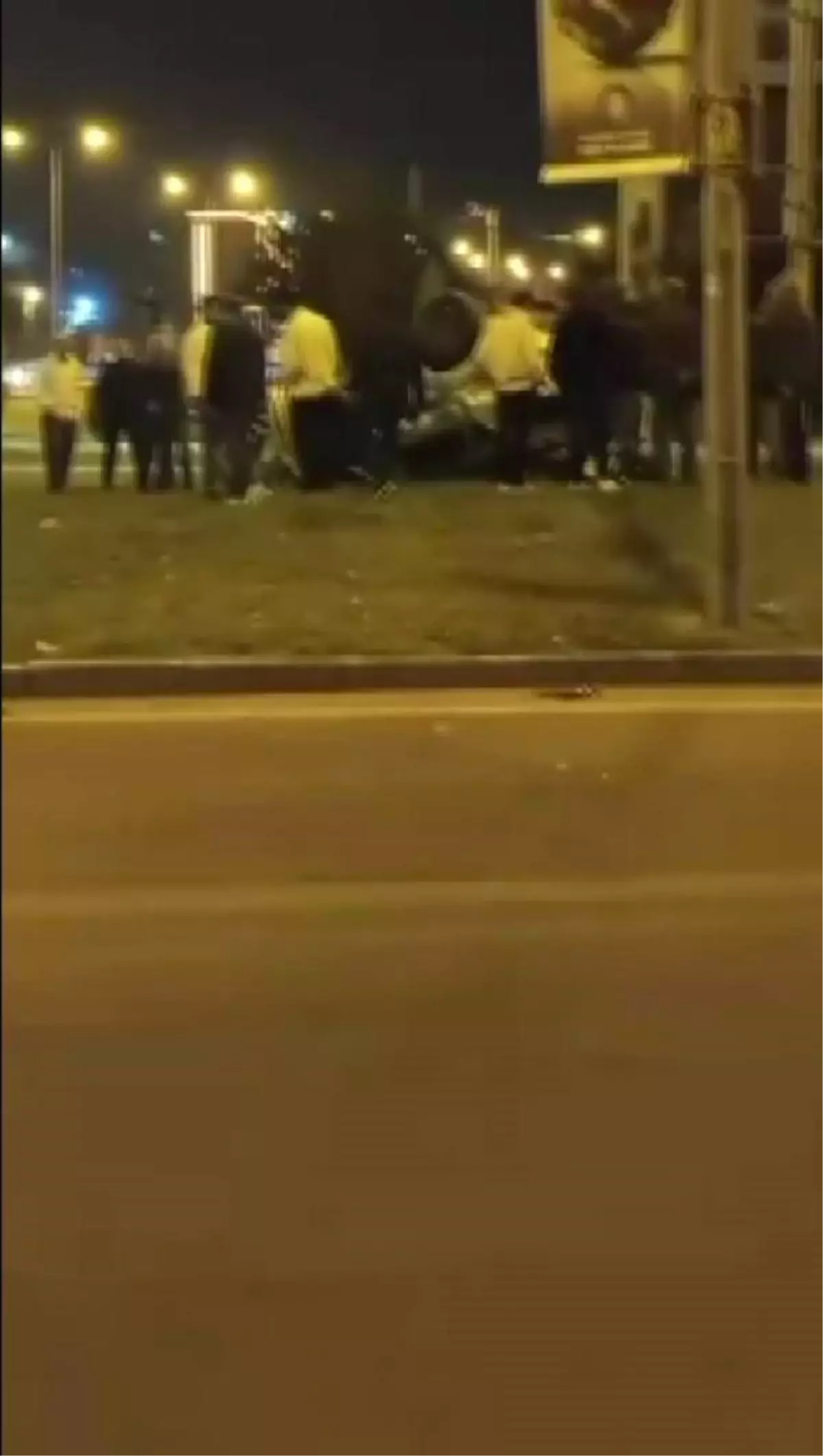 Diyarbakır\'da Takla Atan Araçta 1 Yaralı